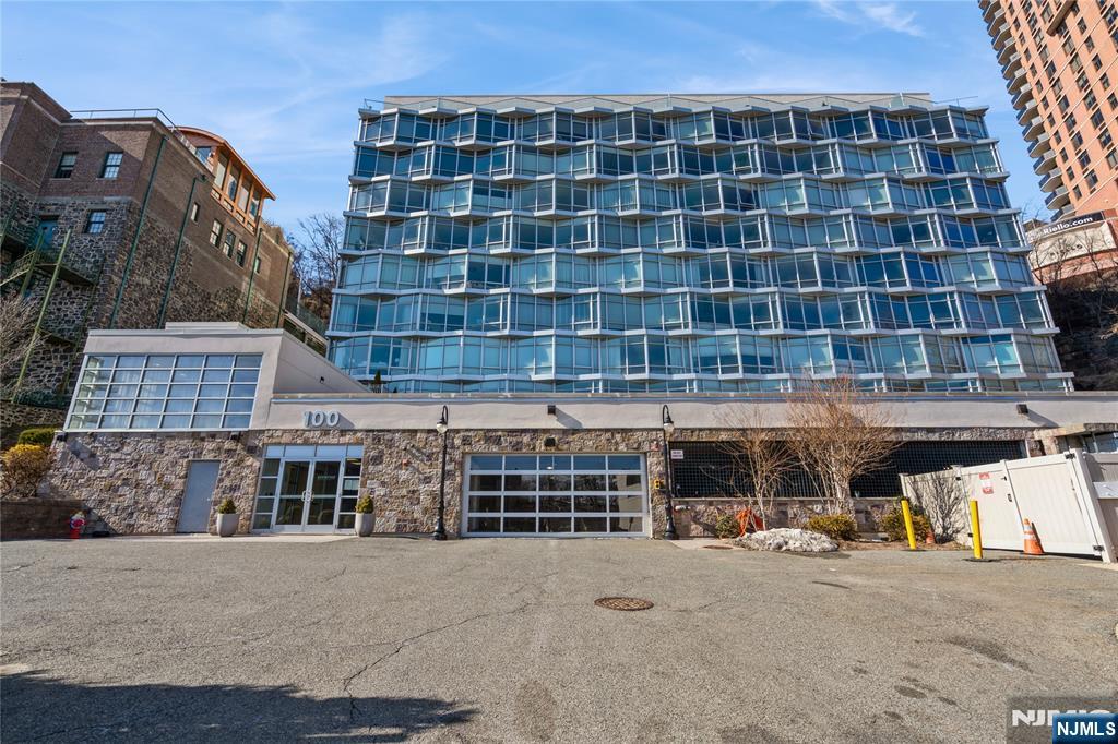 $879,000 Condo