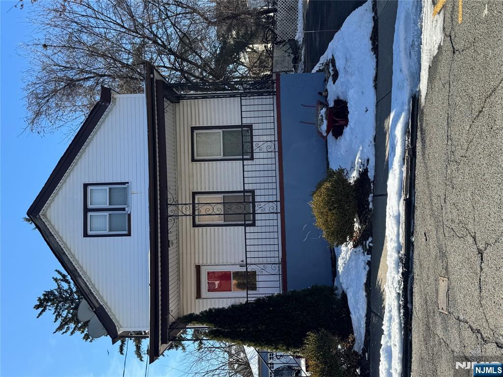 $445,000 Colonial