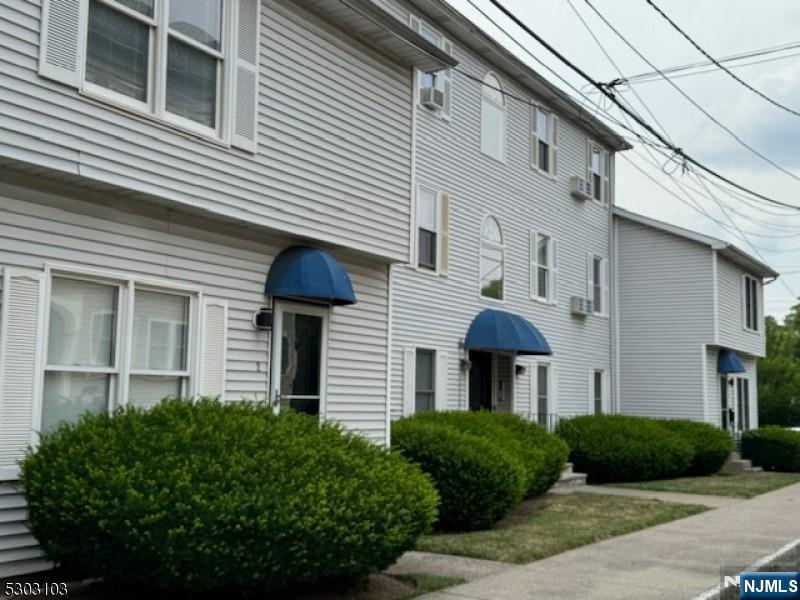 $349,000 Contemporary