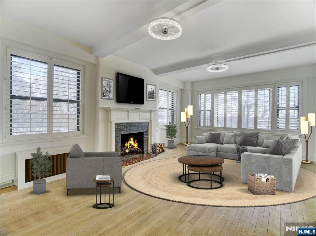 $384,000 Condo
