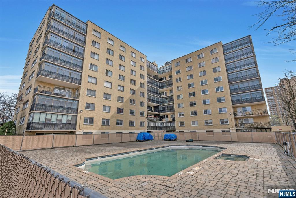 Homes for sale in Fort Lee, NJ | 2185 Lemoine Ave #2C, Fort Lee, NJ 07024 | MLS# 25004839