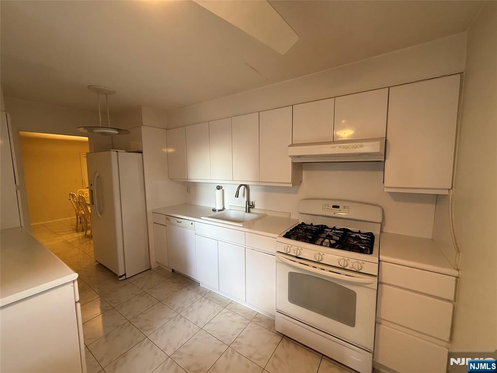 $249,900 Co-op