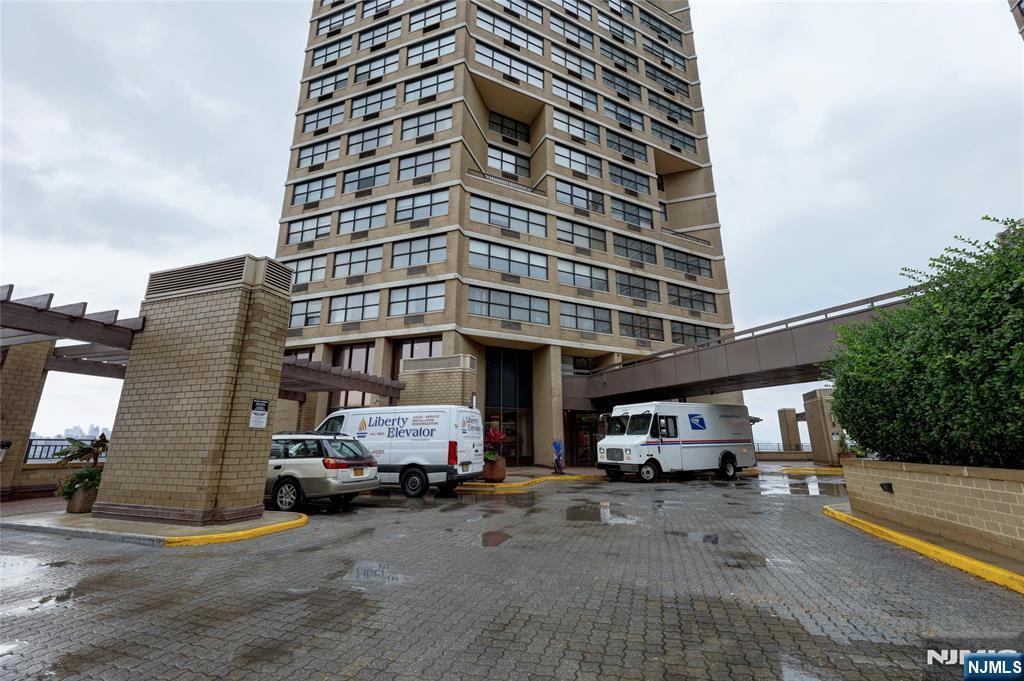 $319,000 Condo