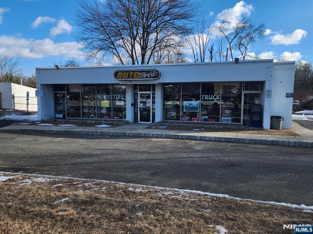 UPPER SADDLE RIVER Properties