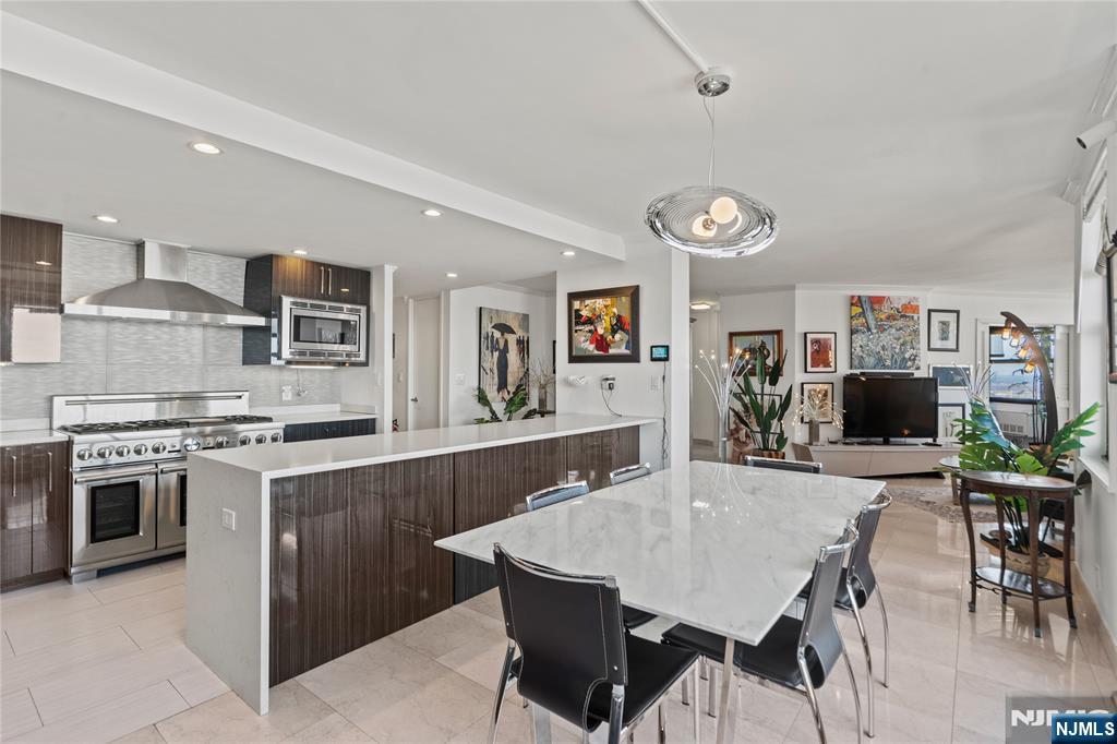 $1,100,000 Condo