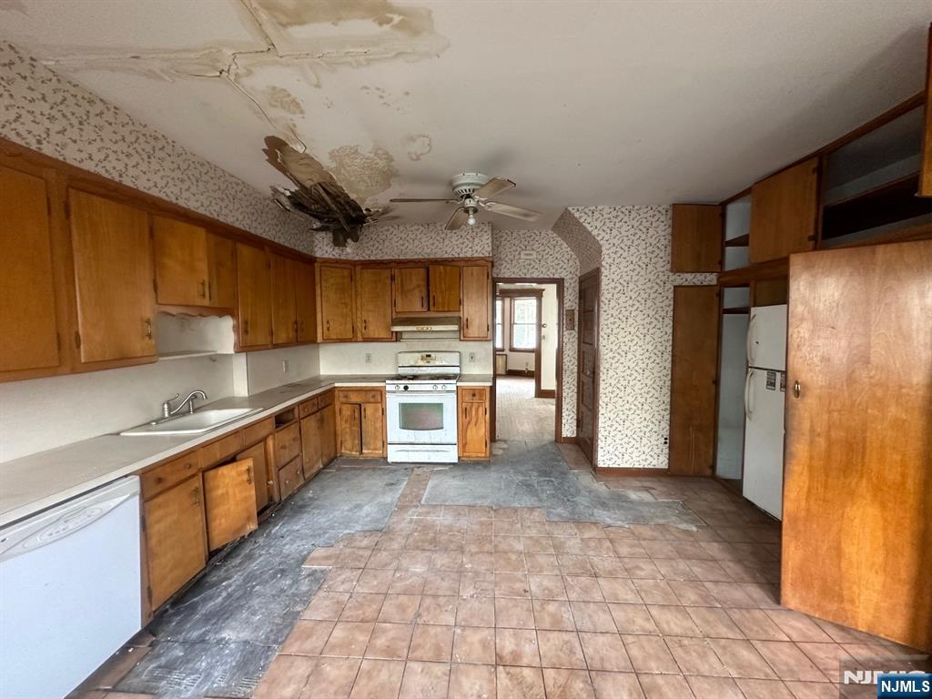 Homes for sale in Bayonne, NJ | 19 39Th St, Bayonne, NJ 07002 | MLS# 25005289