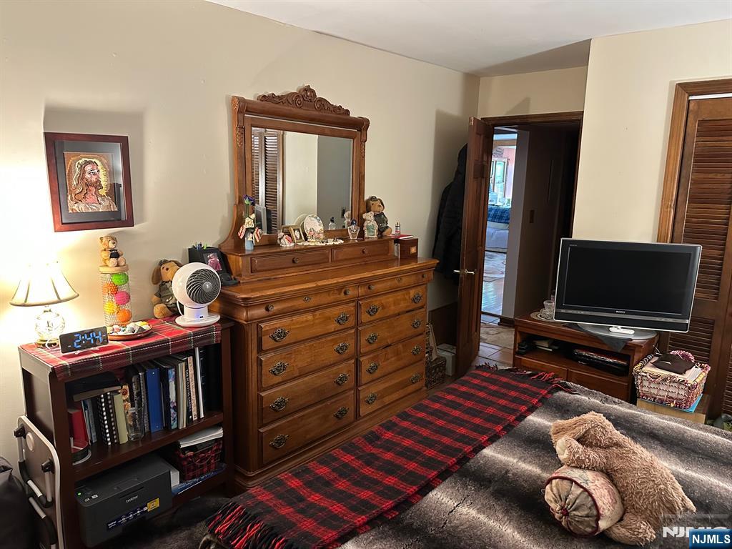 FIRST FLOOR BEDROOM