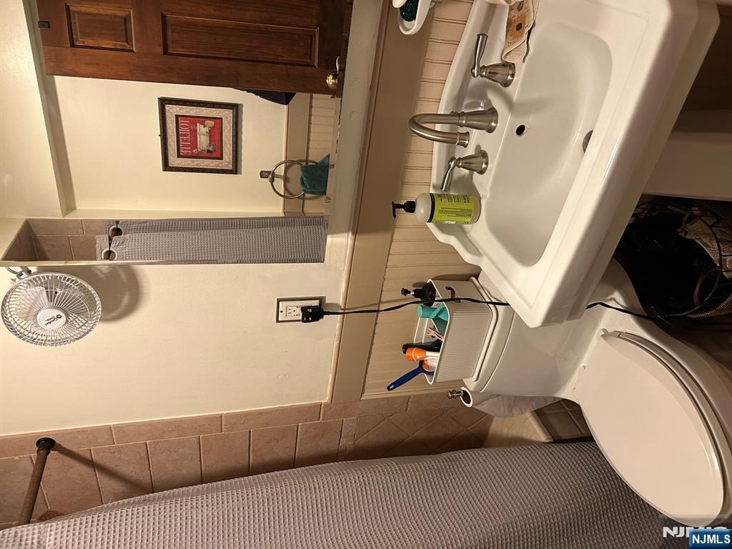 FIRST FLOOR FULL BATH