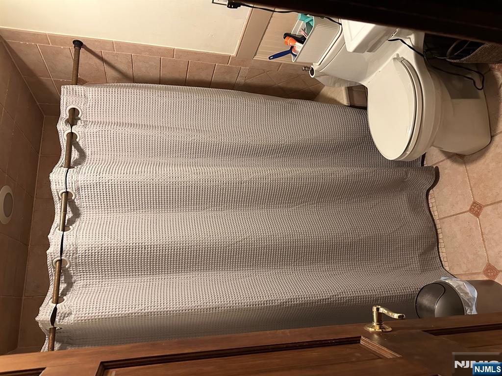 FIRST FLOOR FULL BATH