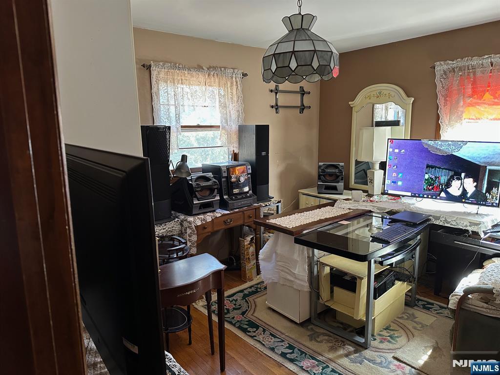 SECOND FLOOR BEDROOM/OFFICE