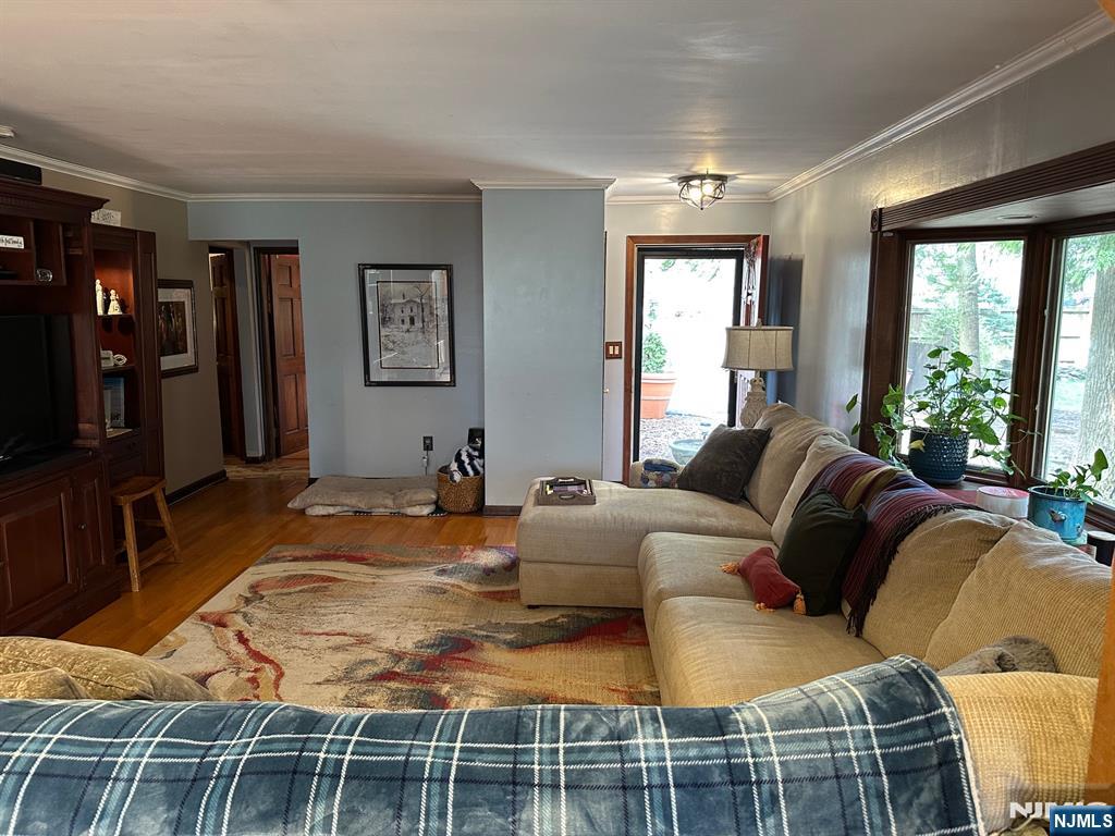 FIRST FLOOR FAMILY ROOM