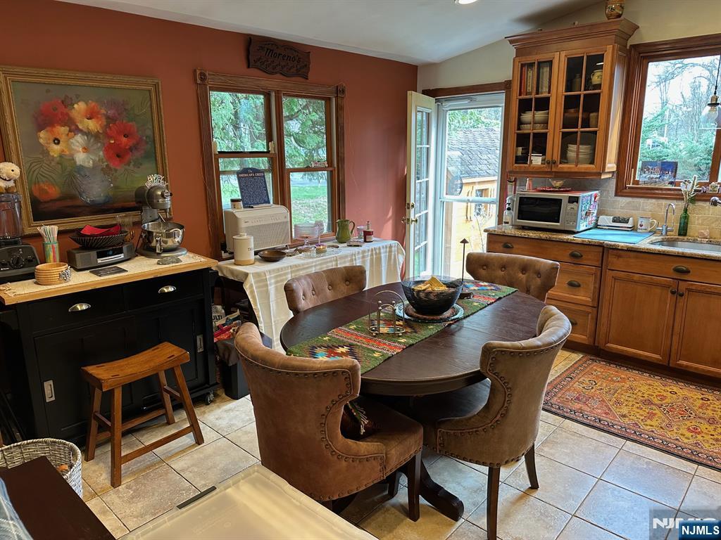 FIRST FLOOR KITCHEN