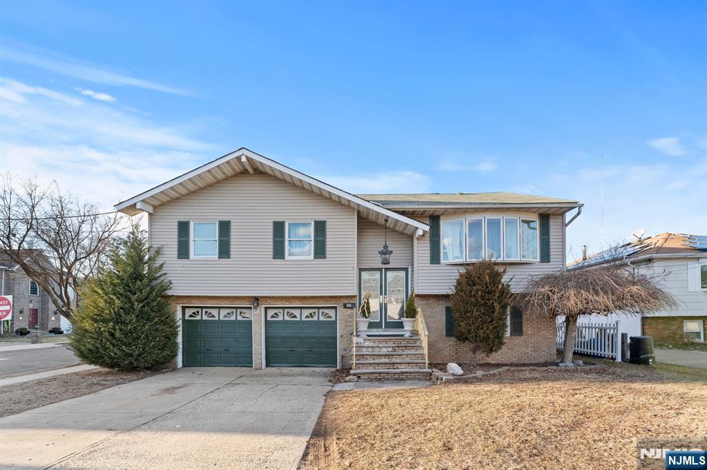 Homes for sale in Secaucus, NJ | 40 Valley Ct, Secaucus, NJ 07094 | MLS# 25005992