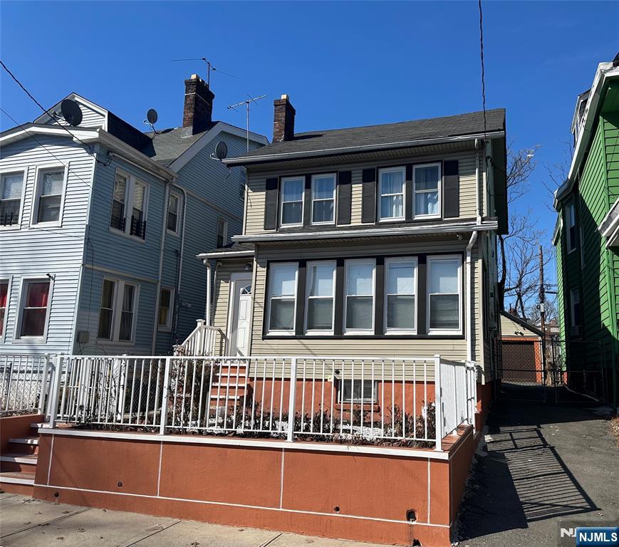 $485,000 Colonial