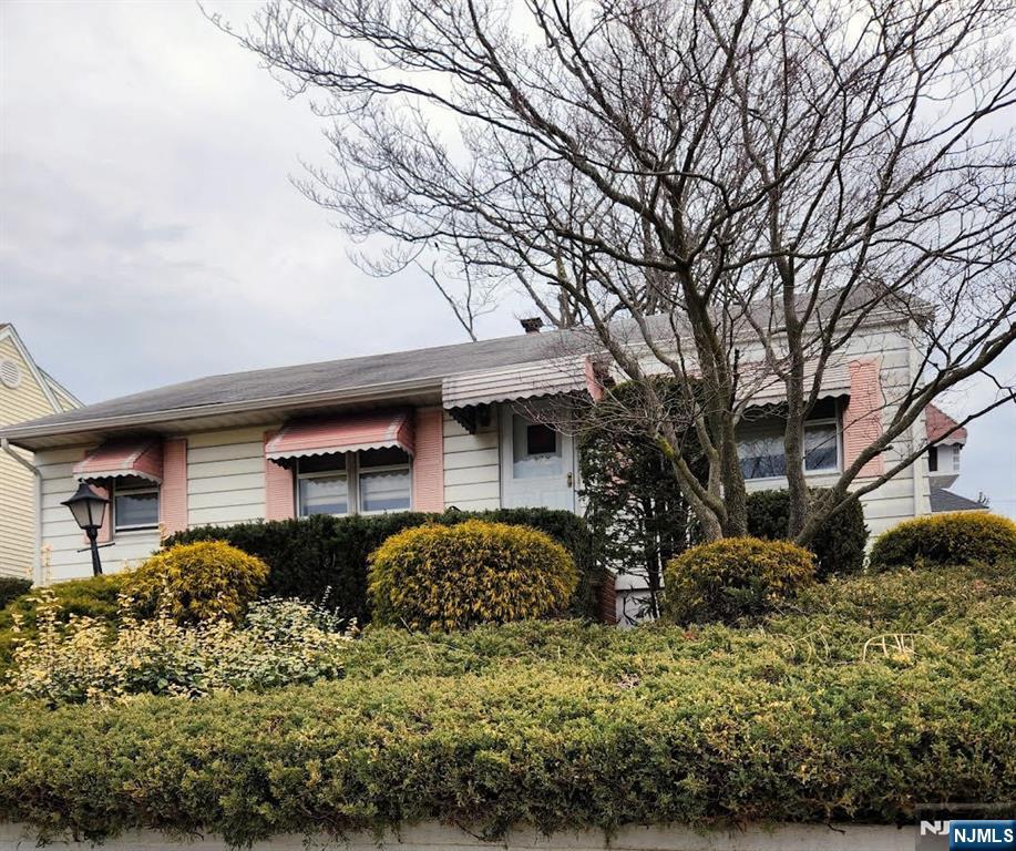 Homes for sale in Garfield, NJ | 378 N Mac Arthur Ave, Garfield, NJ 07026 | MLS# 25006166