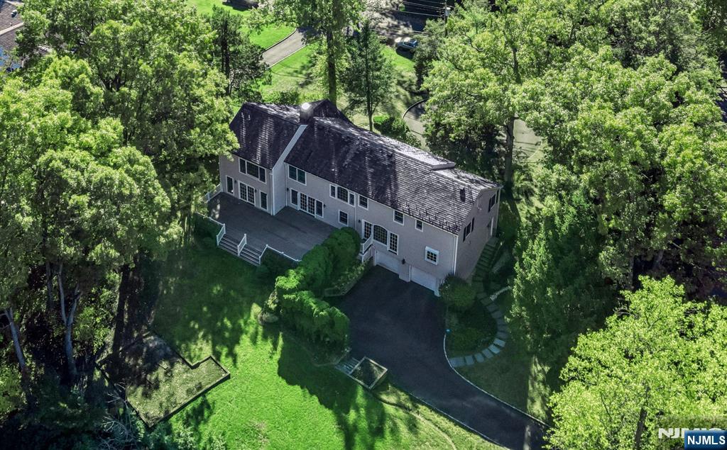 $2,775,000 Colonial