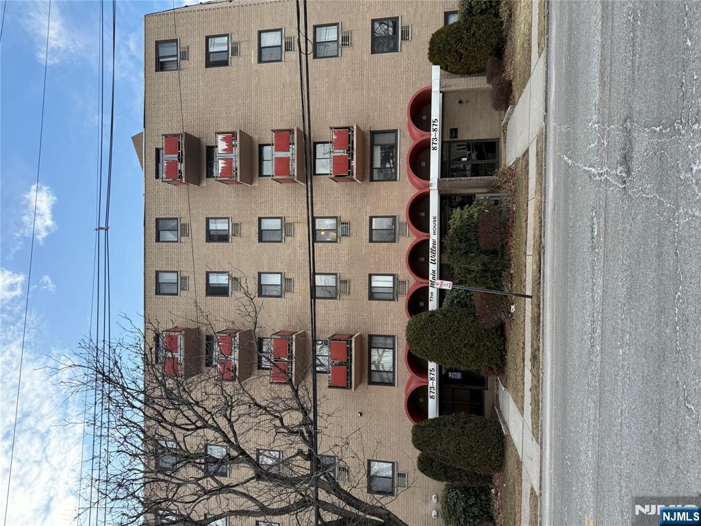 HACKENSACK Properties