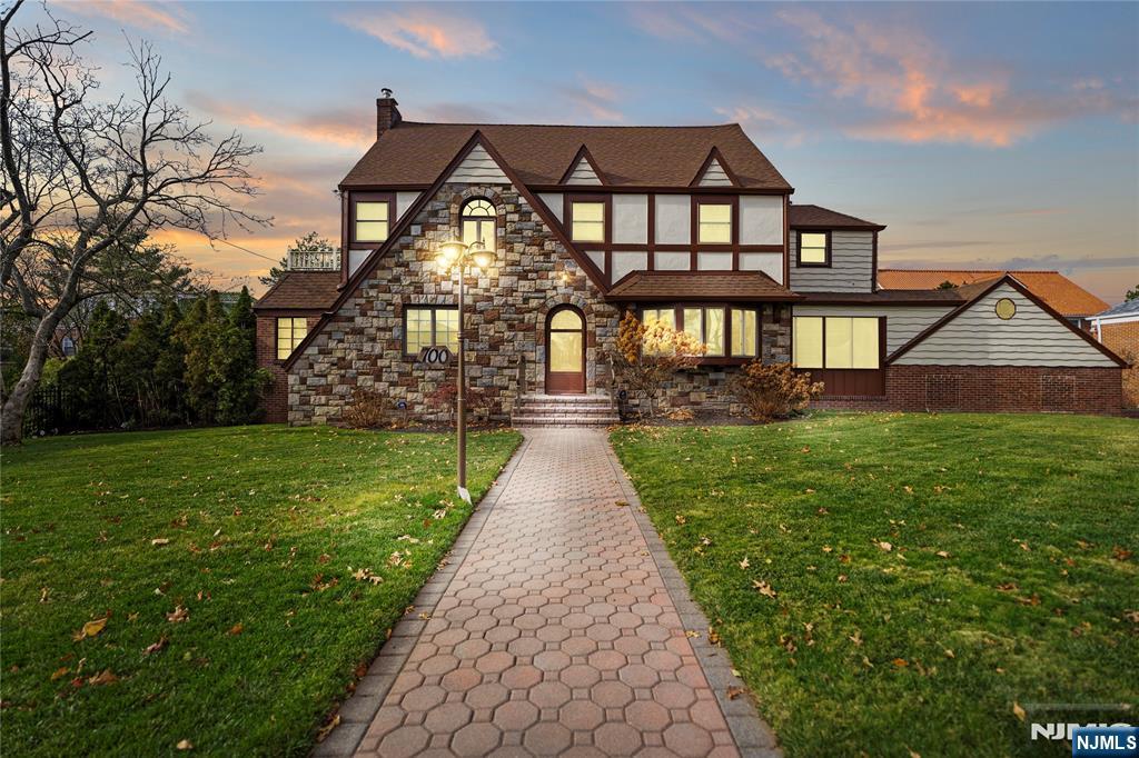 $1,250,000 Colonial