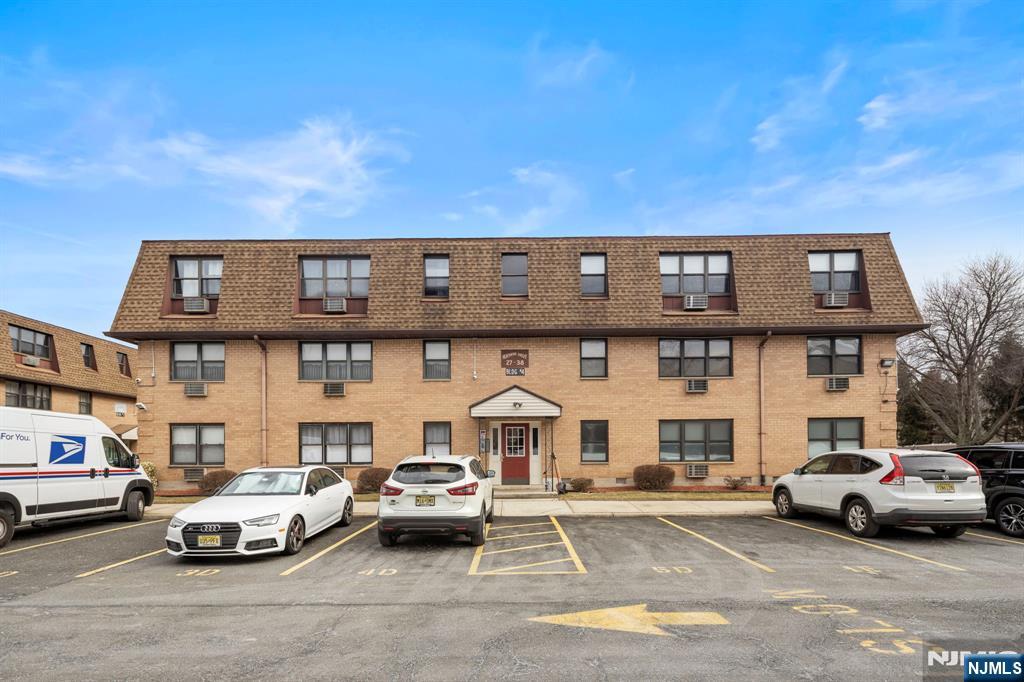 $399,900 Condo