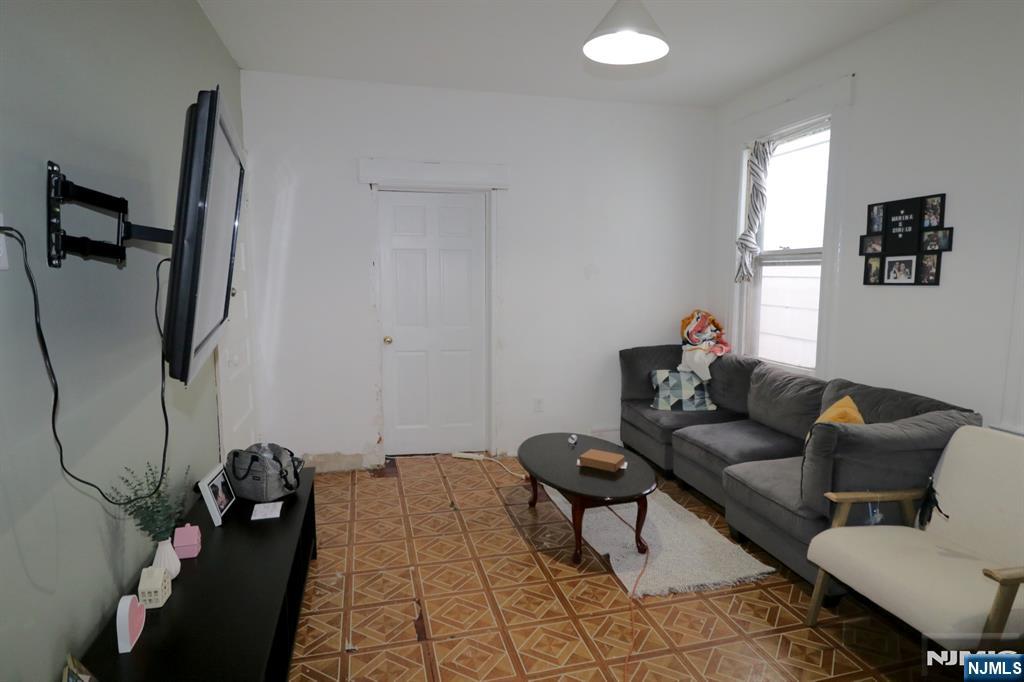 Homes for sale in Newark, NJ | 392 Walnut St, Newark, NJ 07105 | MLS# 25006700