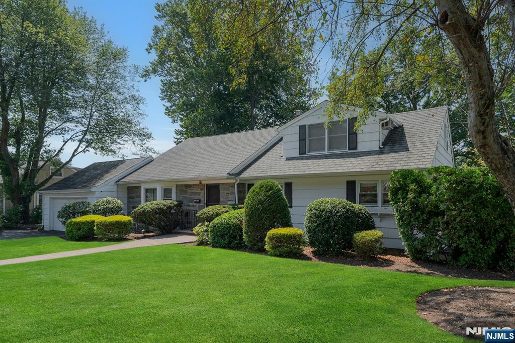 Homes for sale in Emerson, NJ | 59 Colonial Rd, Emerson, NJ 07630 | MLS# 25006756