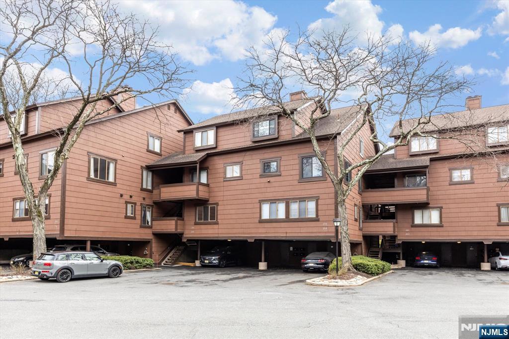 $460,000 Townhouse