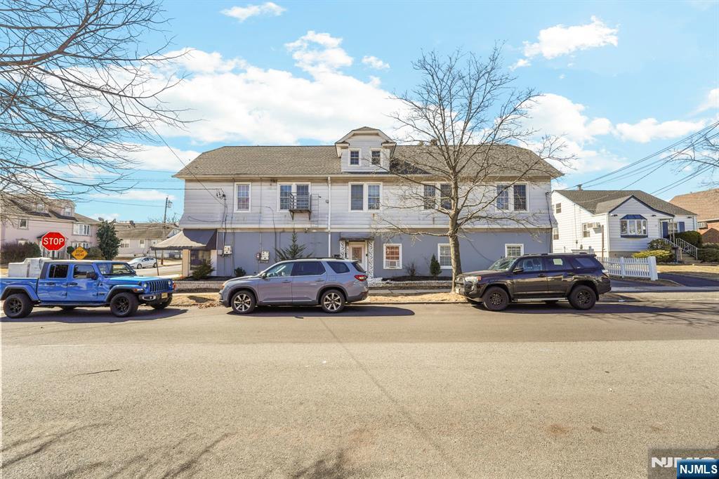 Homes for sale in Linden, NJ | 600 Henry St, Linden, NJ 07036 | MLS# 25006949