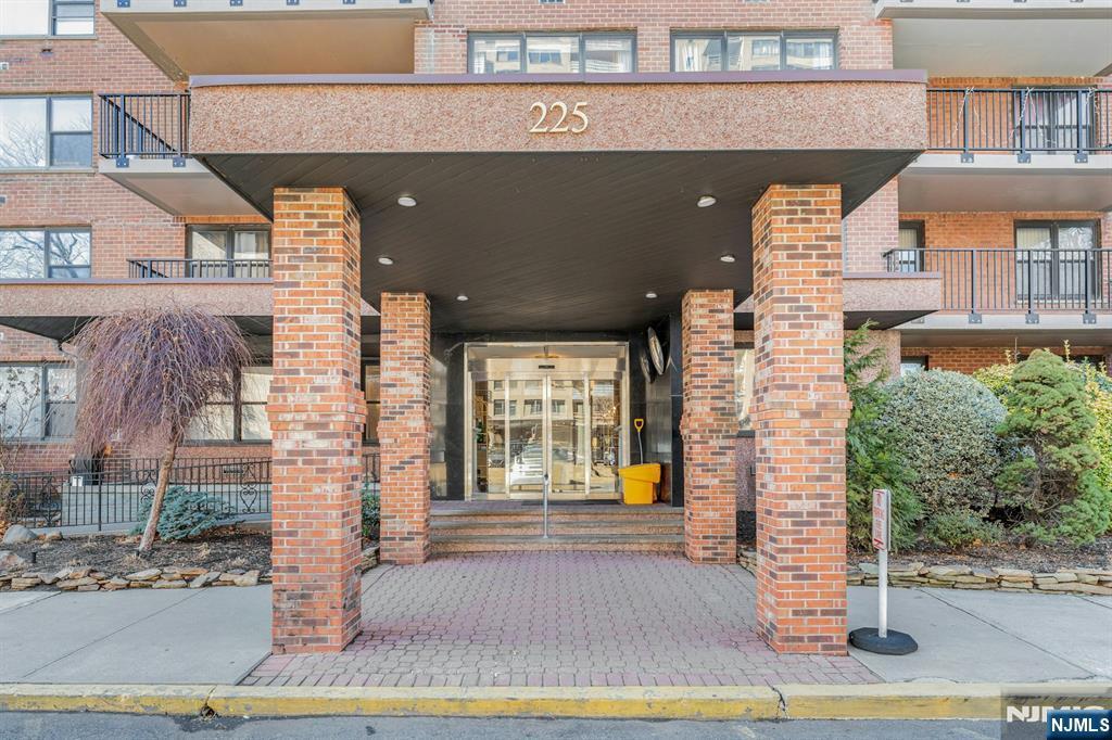 $439,000 Condo