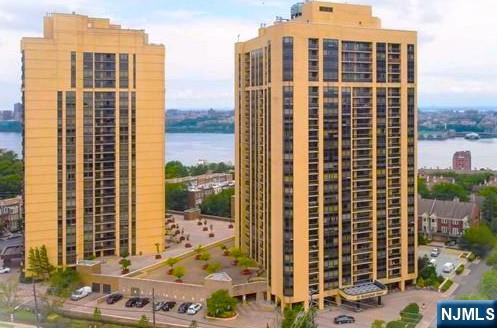 $695,000 Condo