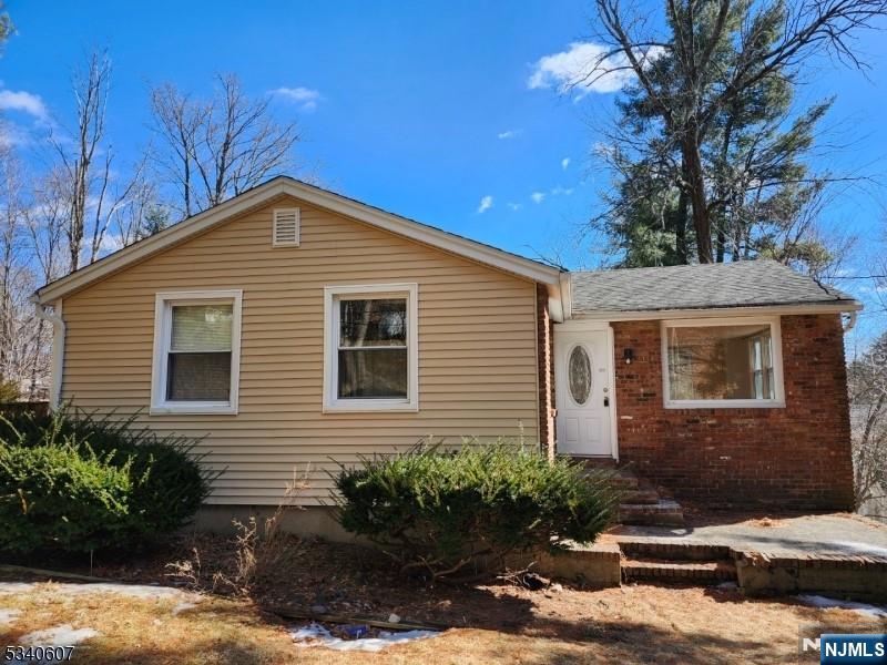 Homes for sale in West Milford, NJ | 30 Hemlock Ln, West Milford, NJ 07480 | MLS# 25007666