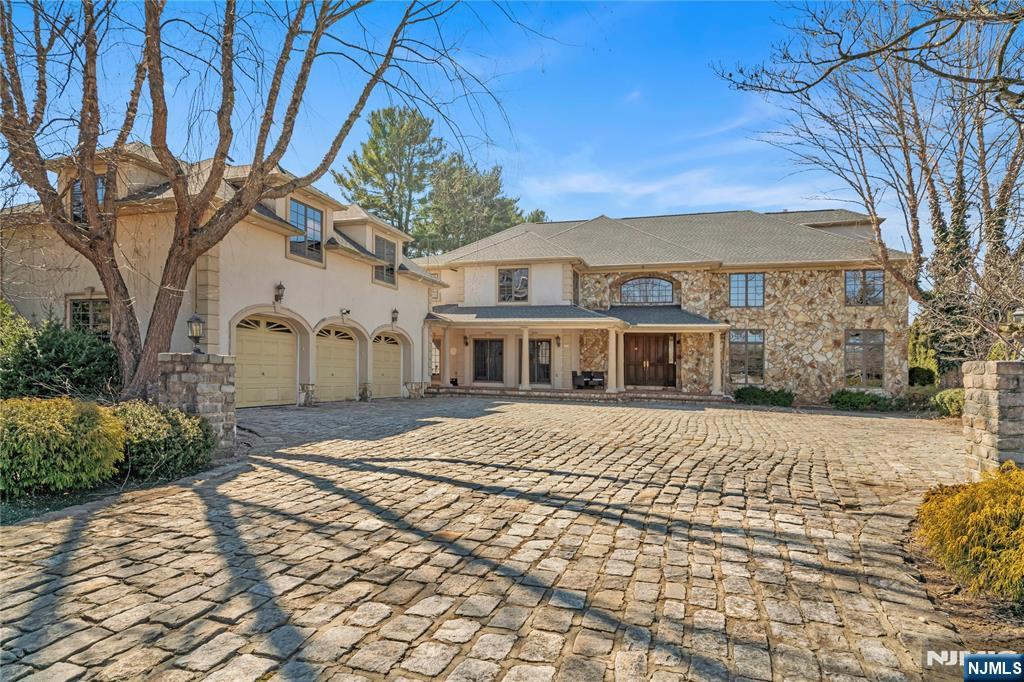 $2,250,000 Colonial