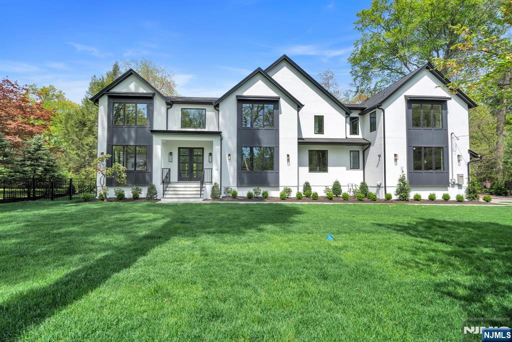 Homes for sale in Demarest, NJ | 16 Donnybrook Dr, Demarest, NJ 07627 | MLS# 25008051