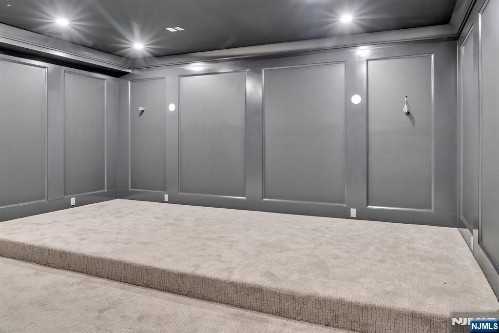 Homes for sale in Demarest, NJ | 16 Donnybrook Dr, Demarest, NJ 07627 | MLS# 25008051