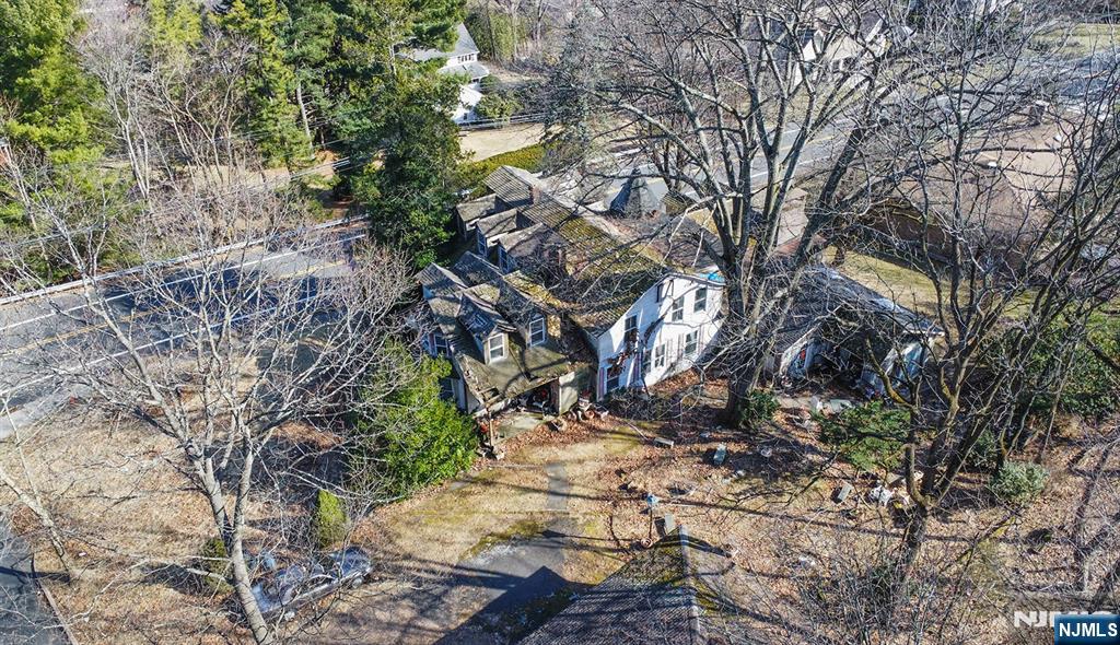 Homes for sale in Hawthorne, NJ | 400 Goffle Hill Rd, Hawthorne, NJ 07506 | MLS# 25008226