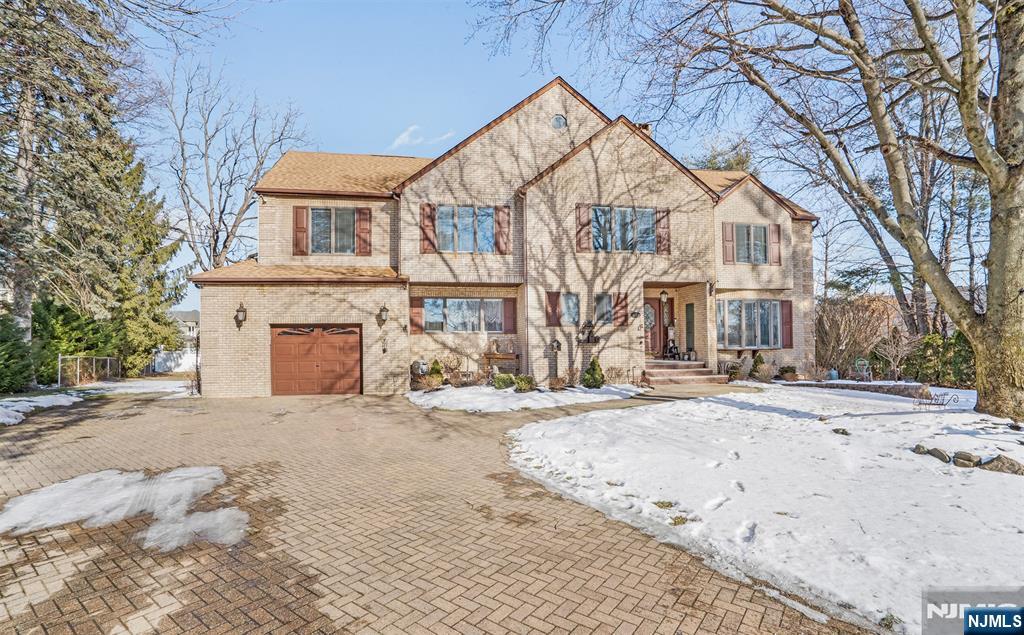 $1,200,000 Colonial