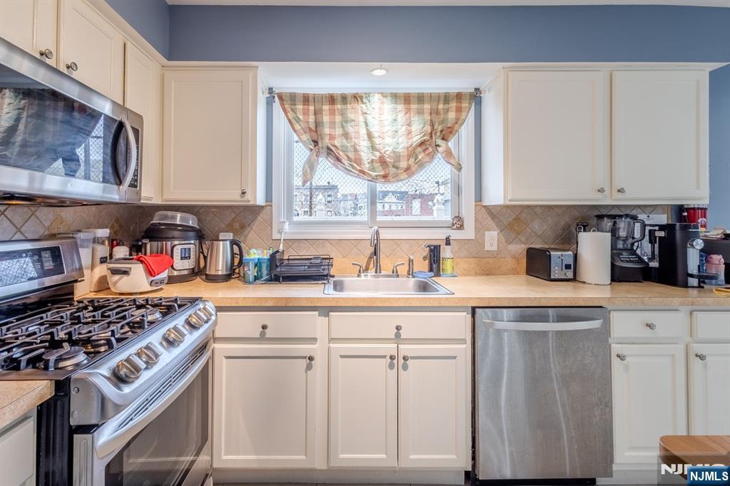 $559,900 Townhouse