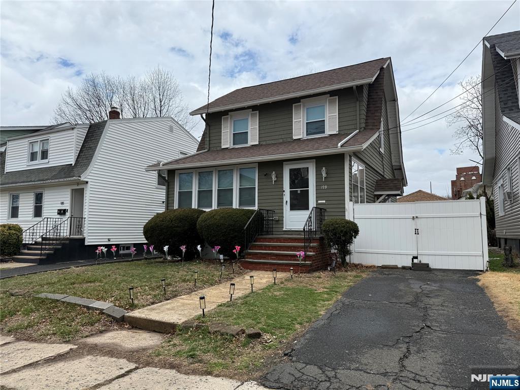 Homes for sale in Irvington, NJ | 179 Hollywood Ave, Irvington, NJ 07111 | MLS# 25009020