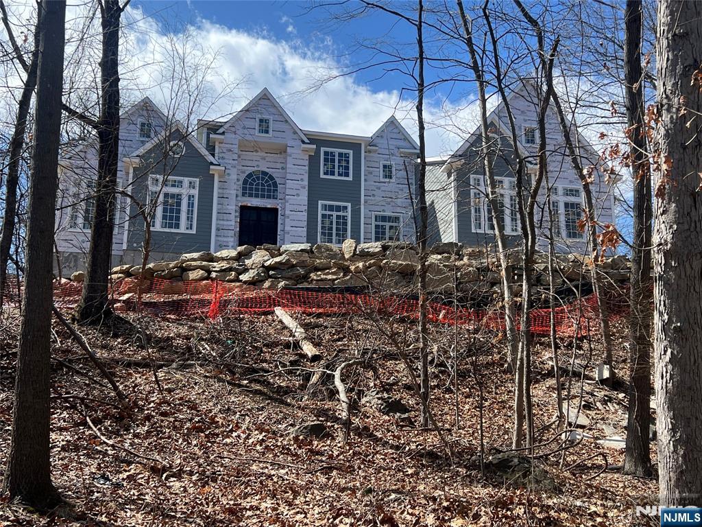 FRANKLIN LAKES Properties