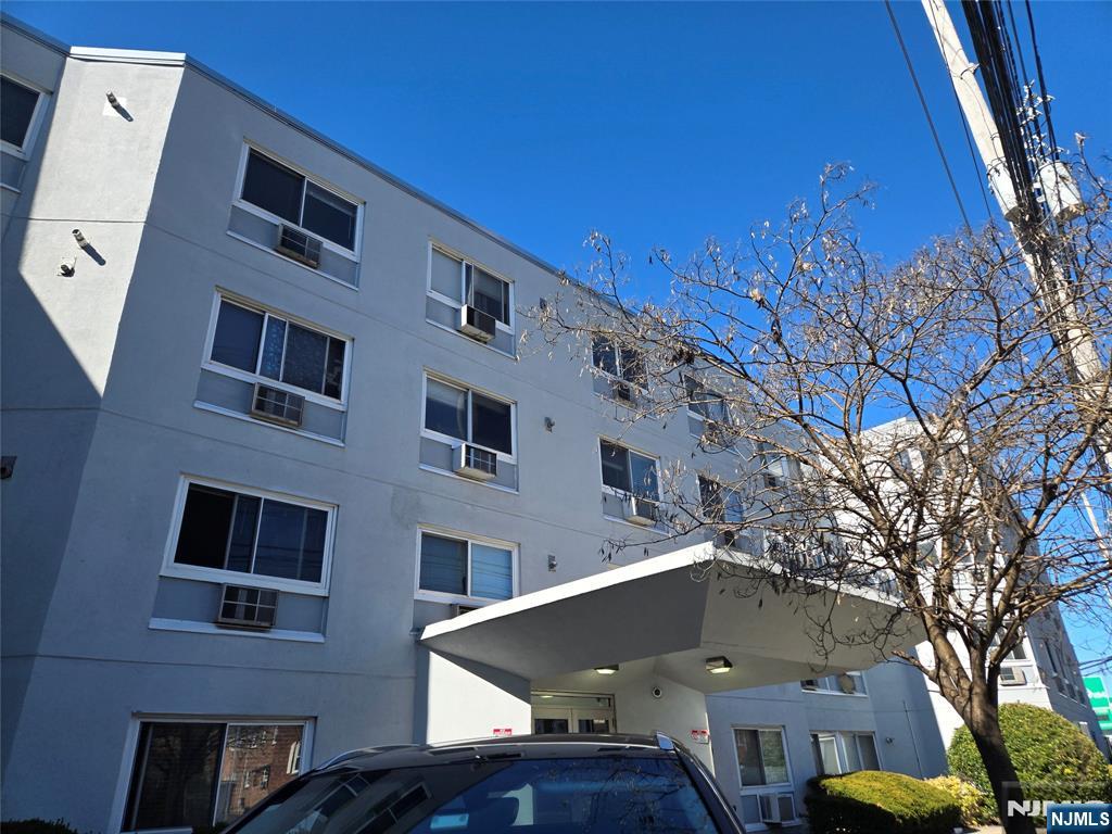 PALISADES PARK Properties