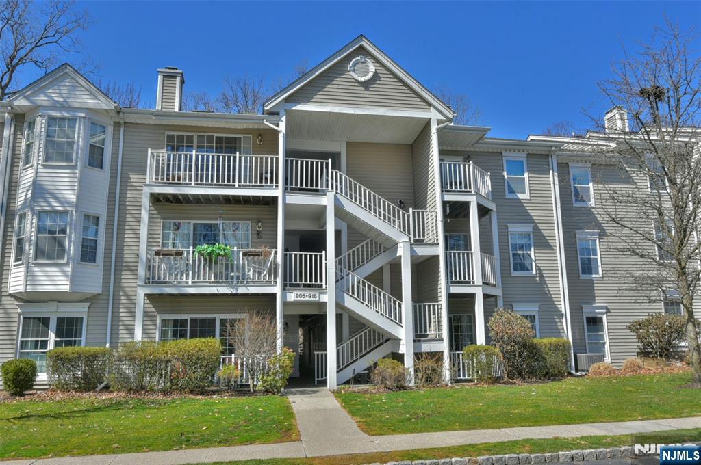 909 Tuliptree Court Mahwah NJ 07430 Sold