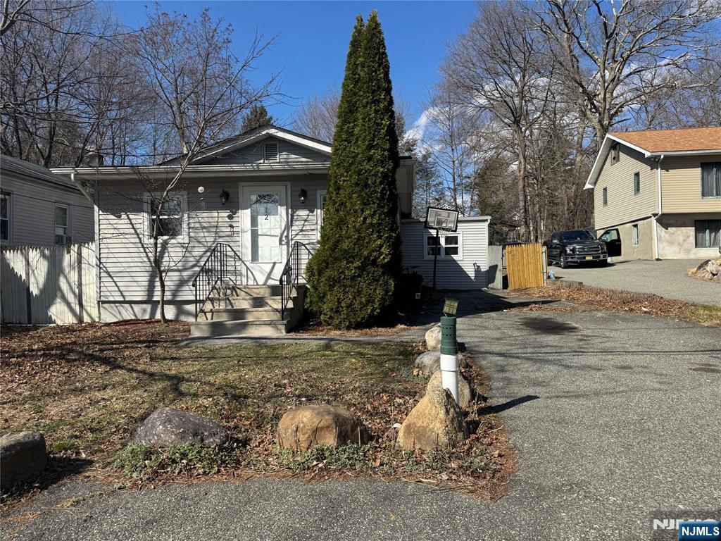 Homes for sale in West Milford, NJ | 12 John St, West Milford, NJ 07480 | MLS# 25009748