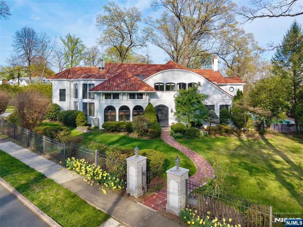 Homes for sale in Ridgewood, NJ | 353 Highland Ave, Ridgewood, NJ 07450 | MLS# 25010157