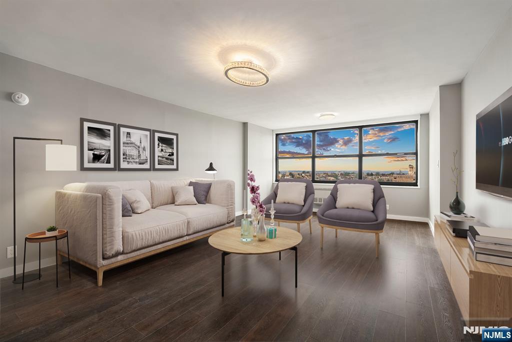 $499,000 Condo