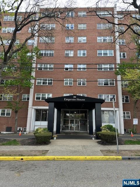 Homes for sale in Paterson, NJ | 39 E 39th St #1E, Paterson, NJ 07514 | MLS# 25010492
