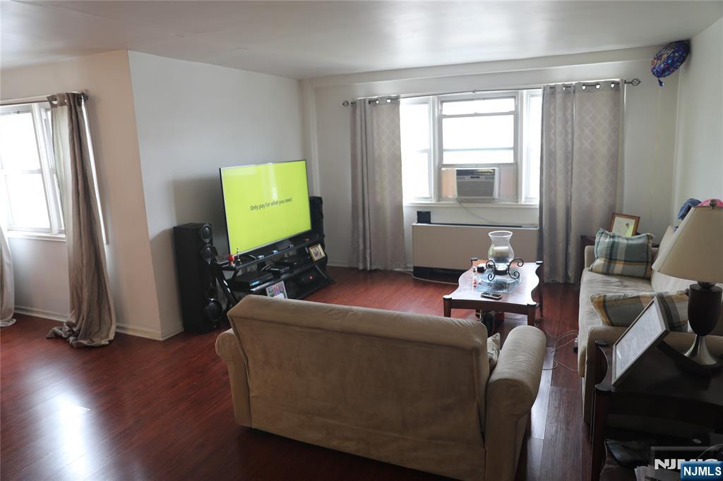 Homes for sale in Paterson, NJ | 39 E 39Th St #1E, Paterson, NJ 07514 | MLS# 25010492