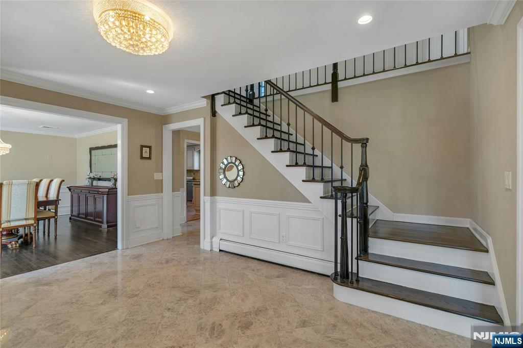 Homes for sale in Franklin Lakes, NJ | 450 Saddle Back Trl, Franklin Lakes, NJ 07417 | MLS# 25010633