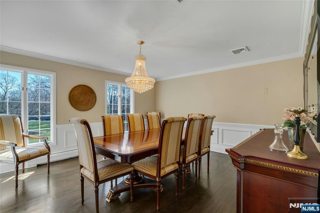 Homes for sale in Franklin Lakes, NJ | 450 Saddle Back Trl, Franklin Lakes, NJ 07417 | MLS# 25010633