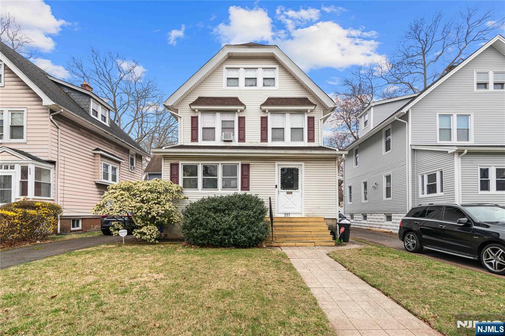 $479,999 Contemporary