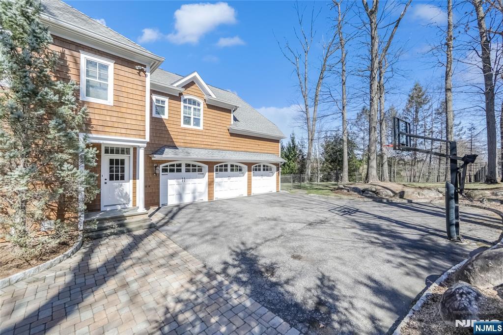 Homes for sale in Woodcliff Lake, NJ | 111 Van Riper Ln, Woodcliff Lake, NJ 07677 | MLS# 25010706