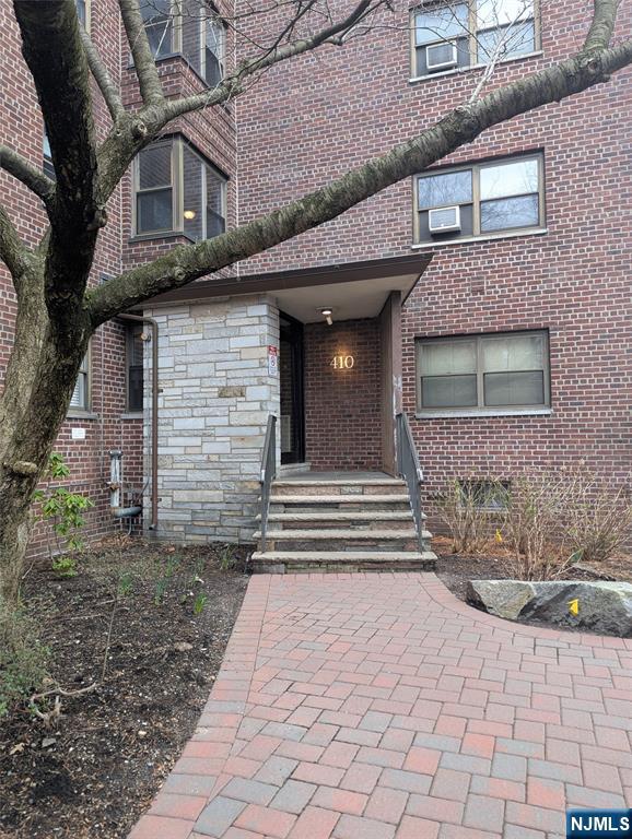 $140,000 Co-op